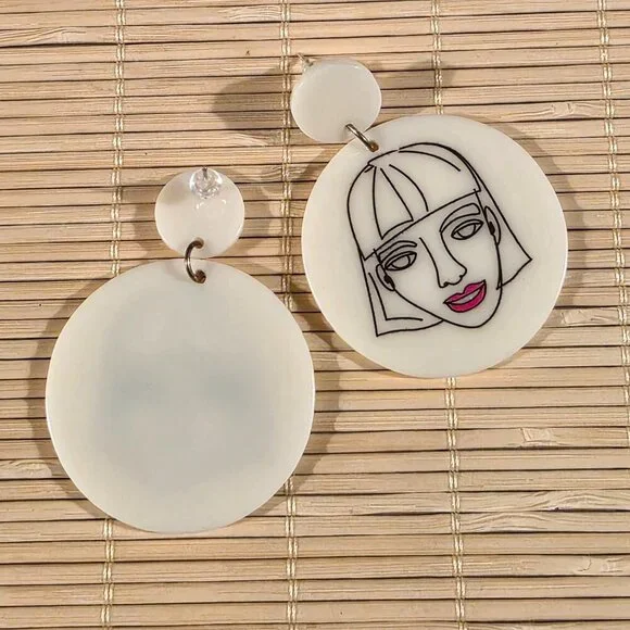 Retro 80s Style Artsy Woman Red LIps Face Vintage Lucite Pendant Dangle earrings - Picture 7 of 8